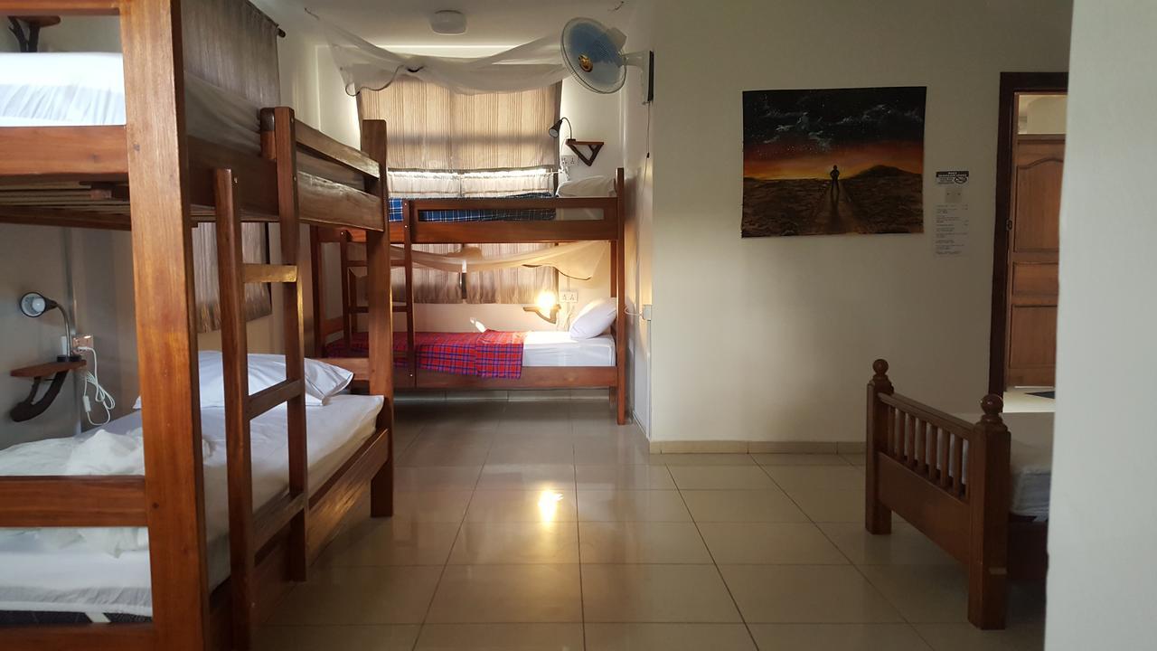 Hunch Backpackers Hostel Dar es Salaam Ngoại thất bức ảnh