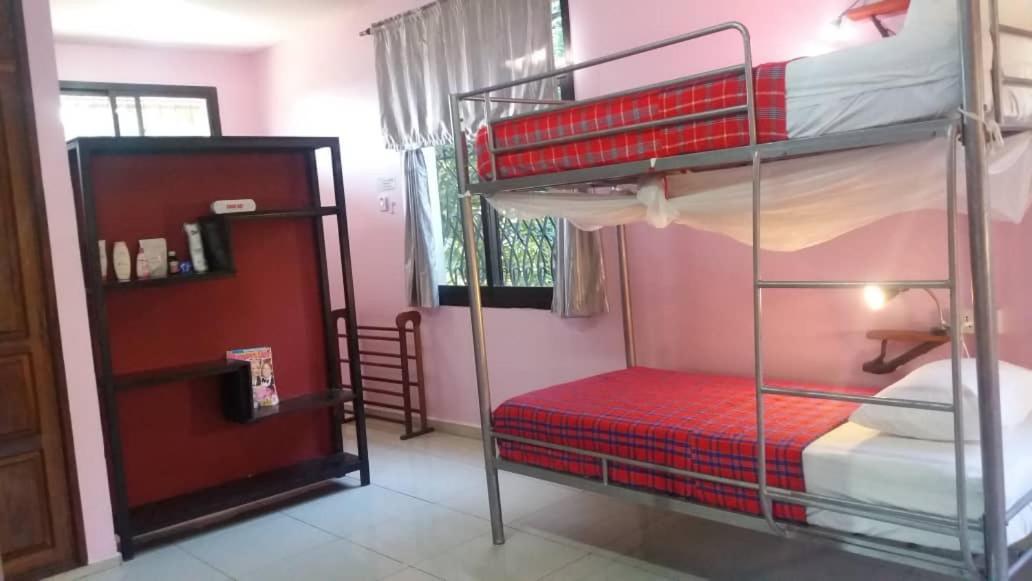 Hunch Backpackers Hostel Dar es Salaam Ngoại thất bức ảnh